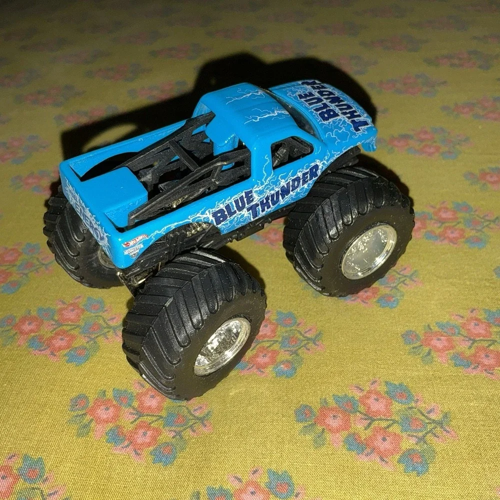 Blue Thunder 1:64 Monster Jam Hot Wheels Monster Truck Rare